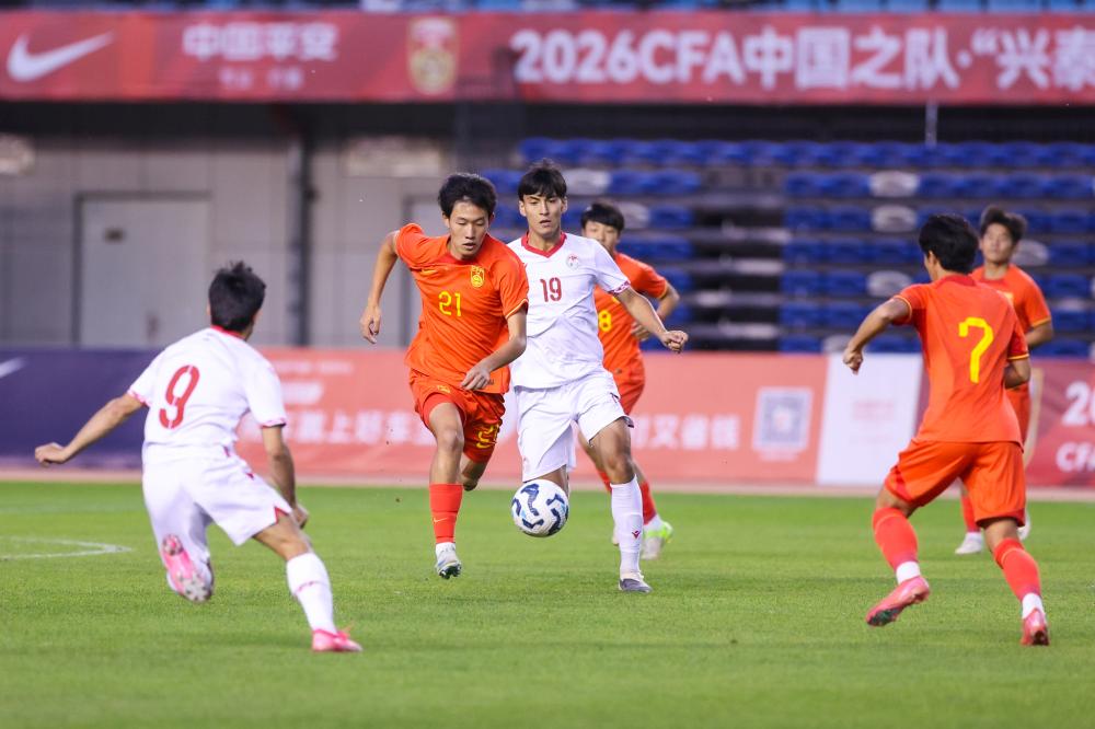 从钢铁防线到传奇导师拉胡尔德拉维德如何重塑现代板球精神与荣耀